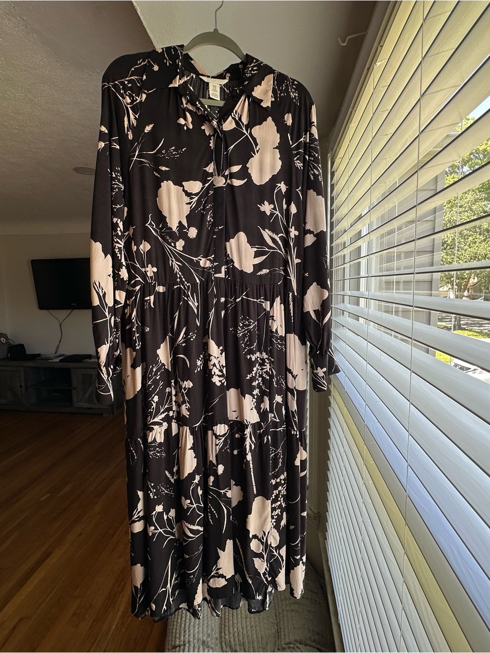 H&M Black Floral Print Long Sleeve midi dress XS